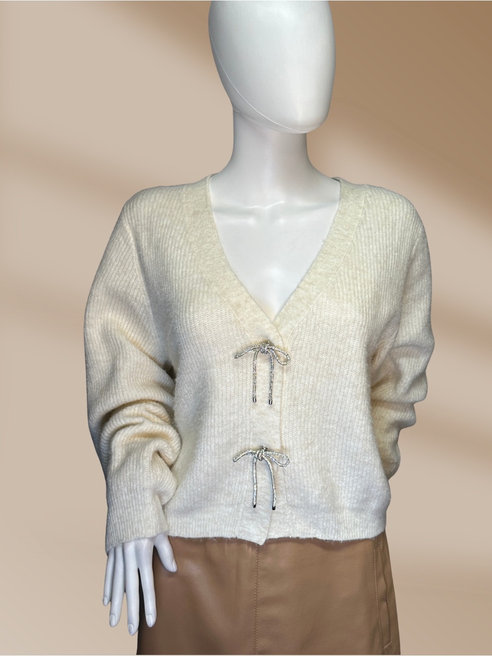Women's Ivory Fuzzy Soft Sweater Rhinestone Bows Sz Large